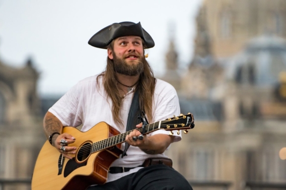 Ein Pirat der die kleinen begeistert. Kinderlieder und ein Mitmach-Programm für die gesamte Familie.