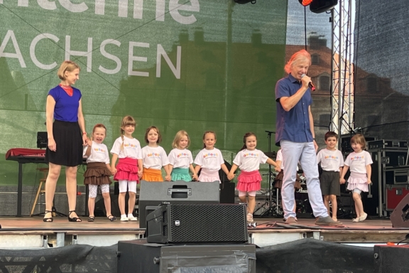 Dynamisches Tanzprogramm für Jung und Alt!